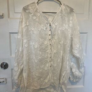 Commense White Lace Blouse with rose gold buttons